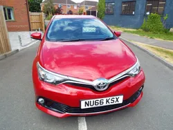 Red Used 2016 Toyota Auris Hatchback | £7,900 (Fair price)