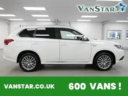 White Used 2020 Mitsubishi Outlander P-HEV Plus | £14,989 (Fair price)