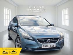Blue Used 2014 Volvo V40 SE Hatchback | £7,485 (Fair price)