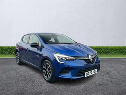 Blue Used 2022 Renault Clio V Evolution Hatchback | £12,899 (Fair price)