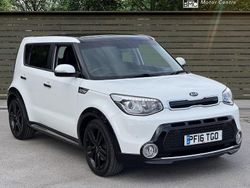 White Used 2016 Kia Soul 2 SUV | £8,995 (Fair price)