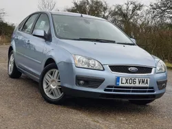 Blue Used 2006 Ford Focus Ghia Hatchback | £2,950 (Fair price)