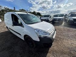 White Used 2017 Citroën Berlingo MPV | £1,765 (Super price)