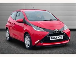 Red Used 2015 Toyota Aygo X-play Hatchback | £9,250 (Fair price)