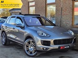 Grey Used 2018 Porsche Cayenne SUV | £27,989 (A bit pricey)