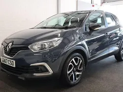 Blue/black Used 2017 Renault Captur Dynamique SUV | £7,300 (Fair price)