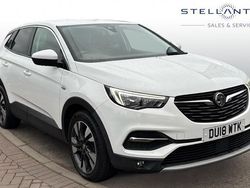 White Used 2018 Vauxhall Grandland X Sport SUV | £8,421 (Fair price)