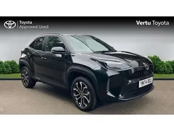 Black Used 2025 Toyota Yaris Cross Design SUV | £24,342 (Fair price)