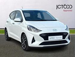White Used 2024 Hyundai i10 Premium Hatchback | £15,271 (Fair price)
