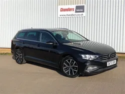 Black Used 2022 VW Passat SEL Estate | £20,990 (Expensive)