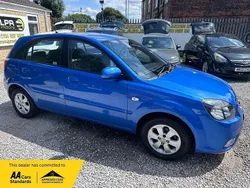 Blue Used 2011 Kia Rio 2 Hatchback | £2,495 (Fair price)