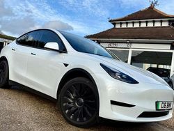 White Used 2023 Tesla Model Y RWD SUV | £23,888 (Fair price)