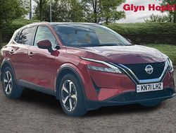 Red Used 2021 Nissan Qashqai N-Connecta SUV | £16,233 (Fair price)