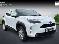 Used 2025 Toyota Yaris Hybrid Estate | £21,830 (Good price)