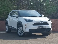 White Used 2022 Toyota Yaris Hybrid Estate | £18,698 (Good price)