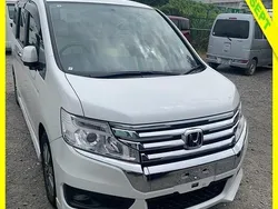 White Used 2014 Honda Stepwgn S MPV | £14,000 (Fair price)