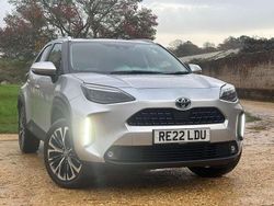 Silver Used 2022 Toyota Yaris Hybrid SUV | £22,862 (Fair price)