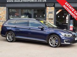 Blue Used 2018 VW Passat GTE Estate | £10,500 (Good price)