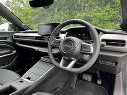 White Used 2025 Jeep Avenger Overland SUV | £29,445 (Fair price)