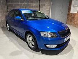 Blue Used 2015 Skoda Octavia SE Hatchback | £6,490 (Good price)