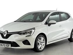 White Used 2020 Renault Clio V Play Hatchback | £11,380 (Fair price)