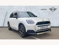 White Used 2024 Mini Countryman Exclusive SUV | £31,150 (Fair price)