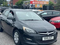 Black Used 2015 Vauxhall Astra Design Edition Hatchback | £2,490 (Super price)