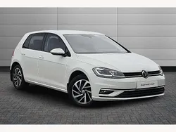 Pure white Used 2019 VW Golf VII Edition Hatchback | £17,395 (Fair price)