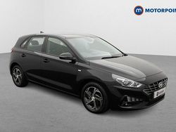 Black Used 2023 Hyundai i30 SE Hatchback | £12,449 (Fair price)