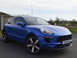 Blue Used 2015 Porsche Macan SUV | £21,995 (Fair price)