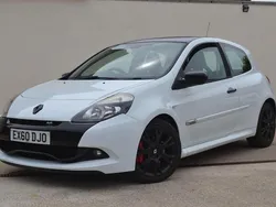 White Used 2010 Renault Clio II R.S. Hatchback | £6,990 (Expensive)