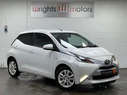 White Used 2015 Toyota Aygo X-pure Hatchback | £5,995 (Fair price)