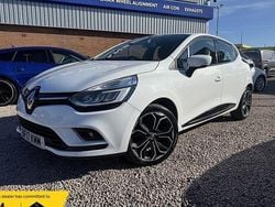 Glacier white Used 2017 Renault Clio IV Dynamique Hatchback | £7,174 (Fair price)