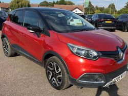 Red Used 2016 Renault Captur Signature SUV | £4,695 (Fair price)