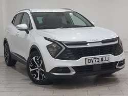 White Used 2023 Kia Sportage 3 SUV | £25,098 (Fair price)