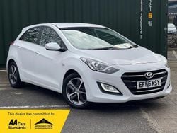 White Used 2016 Hyundai i30 SE Hatchback | £9,000 (Fair price)