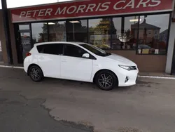 White Used 2014 Toyota Auris Hybrid Hatchback | £9,995 (Good price)