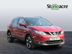 Red Used 2017 Nissan Qashqai N-Connecta SUV | £9,995 (Good price)