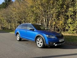 Blue Used 2016 Skoda Octavia Estate | £7,250 (Fair price)