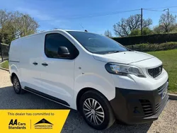 White Used 2019 Peugeot Expert S Van | £8,490 (Fair price)