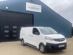 White Used 2020 Vauxhall Vivaro Van | £9,490 (Good price)
