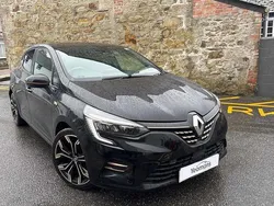 Black Used 2022 Renault Clio V SE Hatchback | £14,795 (Fair price)