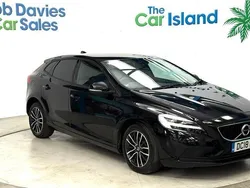 Black Used 2018 Volvo V40 Momentum Estate | £8,600 (Fair price)
