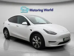 White Used 2022 Tesla Model Y Long Range AWD SUV | £25,000 (Good price)