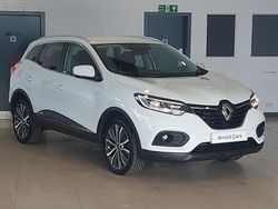 White Used 2019 Renault Kadjar Iconic SUV | £11,298 (Fair price)