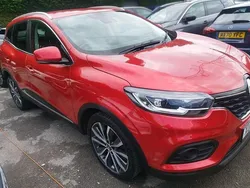Red Used 2020 Renault Kadjar Iconic SUV | £12,990 (Fair price)