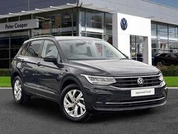 Grey Used 2022 VW Tiguan Life SUV | £19,993 (Fair price)