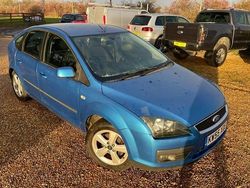 Blue Used 2006 Ford Focus Zetec Hatchback | £1,995 (Fair price)