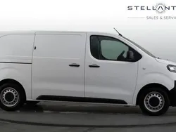 White Used 2022 Citroën Dispatch MPV | £13,700 (Good price)