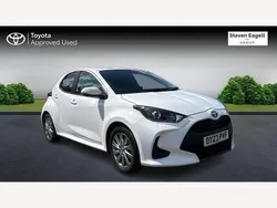 White Used 2023 Toyota Yaris Hybrid Hatchback | £17,040 (Good price)